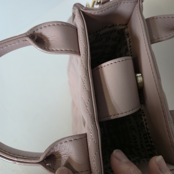 Juicy Couture Pink Quilted Heart Bag With Wide Adjustable Strap - Picture 7 of 16